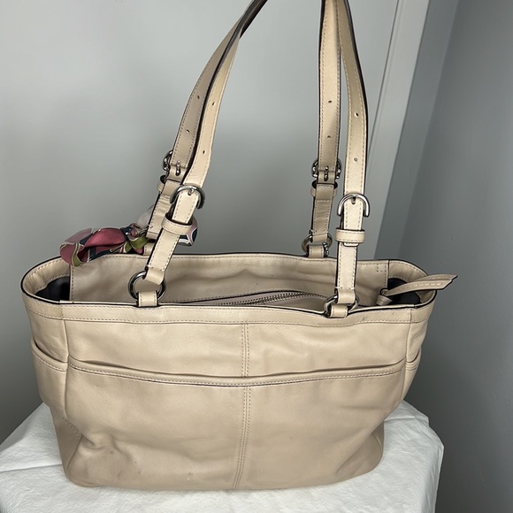 Coach tan purse with color signature scarf - Picture 6 of 11